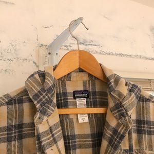 Men’s Patagonia hooded flannel